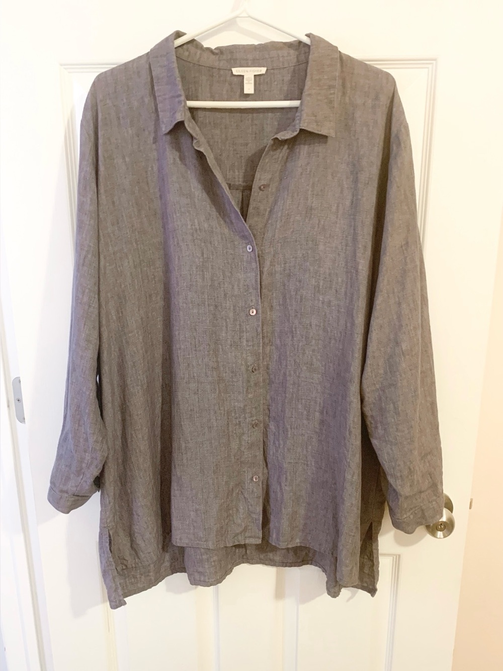 Eileen Fisher Lightweight 100% Organic Linen Button-Down Shirt in Gray